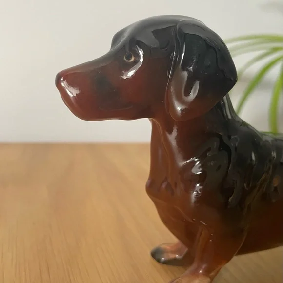 Vintage Dachshund Dog Porcelain Figurine - Picture 10 of 10